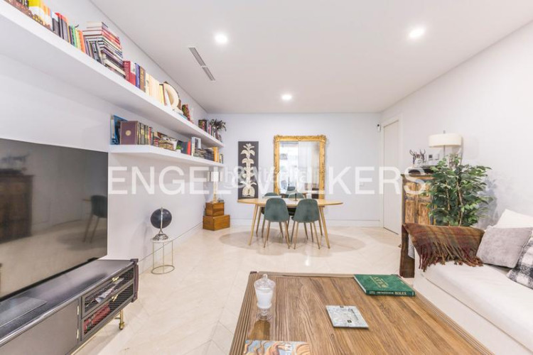 Apartamento espectacular bajo con jardín de obra nueva en Madrid
