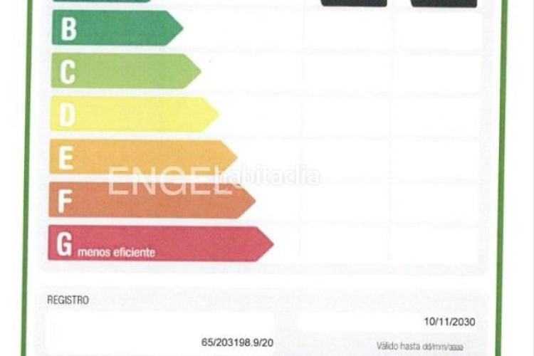 Apartamento espectacular bajo con jardín de obra nueva en Madrid