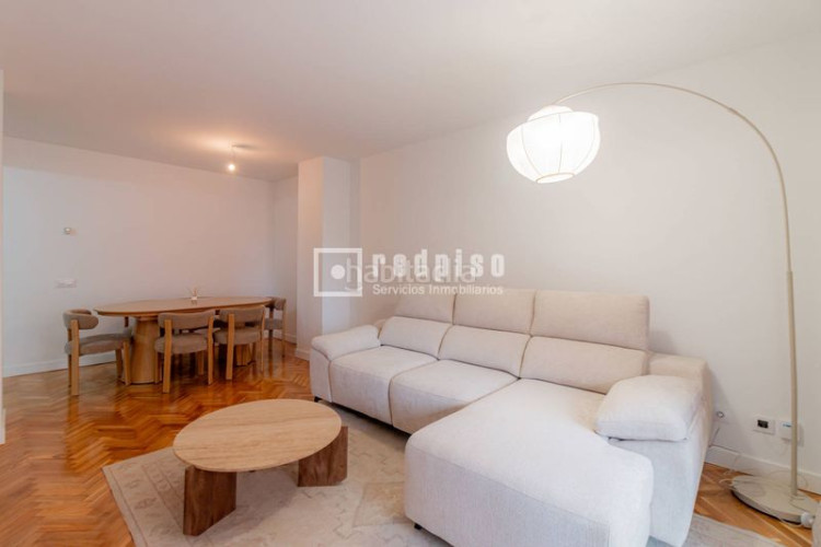 Piso fantástico apartamento en la avenida de burgos en Madrid