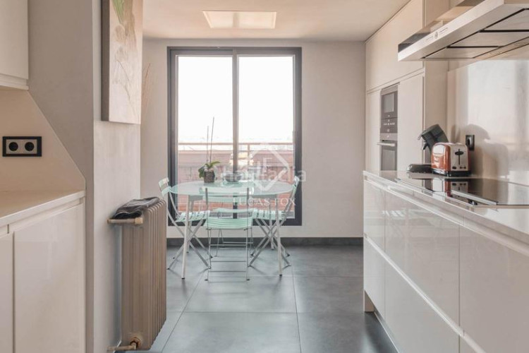 Piso exclusivo ático dúplex de 3 dormitorios con vistas incomparables en venta en chamartín, en Madrid