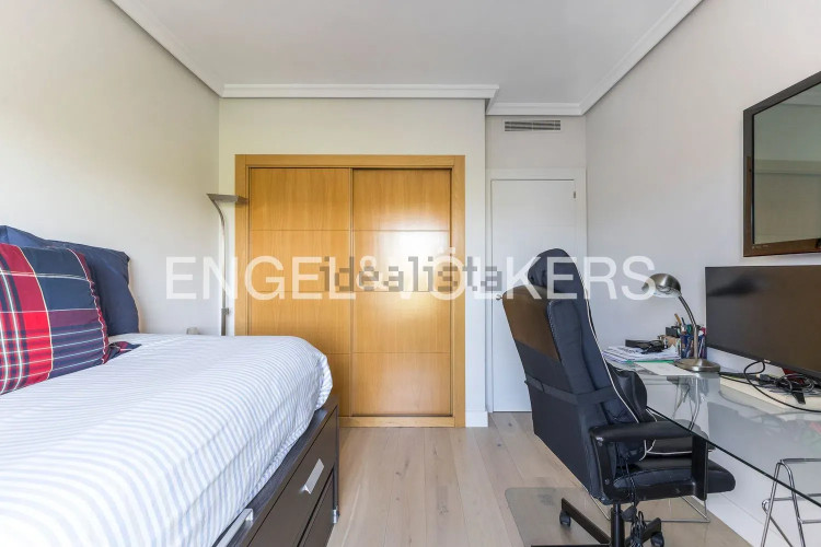 Piso en avenida de Pío XII