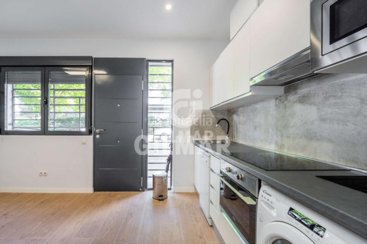 Apartamento este elegante apartamento de 44 m2 se encuentra ubicado en el barrio de Castilla, en el distrito de chamartín, . consta d en Madrid