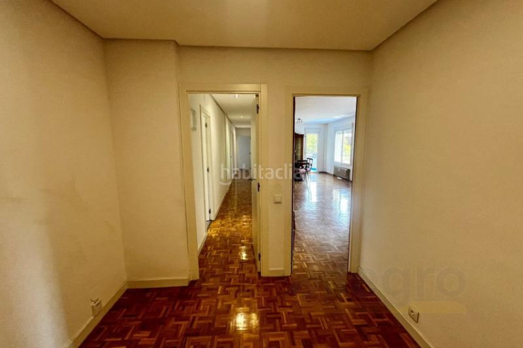 Piso exclusiva vivienda en finca representativa con piscina, garaje, y trastero en zona chamartín. en Madrid