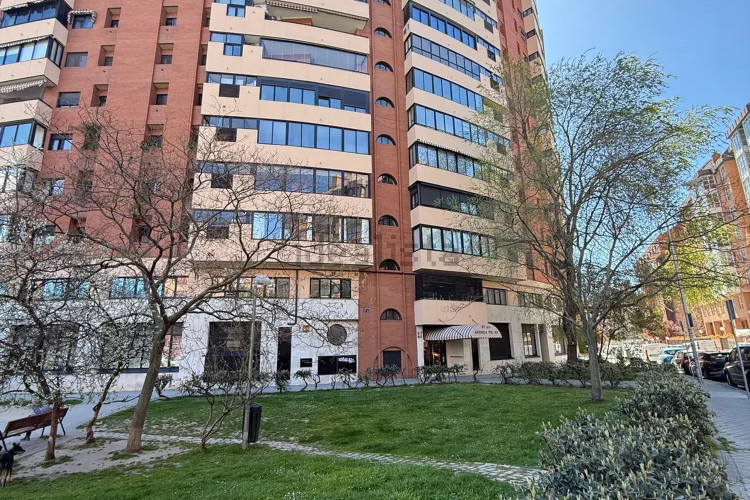 Piso en avenida de Pío XII
