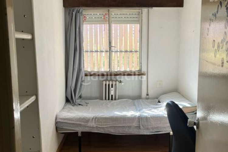 Ático inmejorable oportunidad de 3 habitaciones en Castilla en Madrid