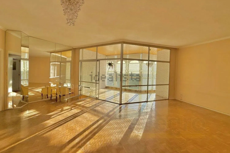 Piso en avenida de Pío XII