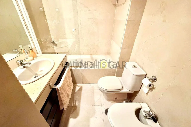 Piso en calle de Pastora Imperio