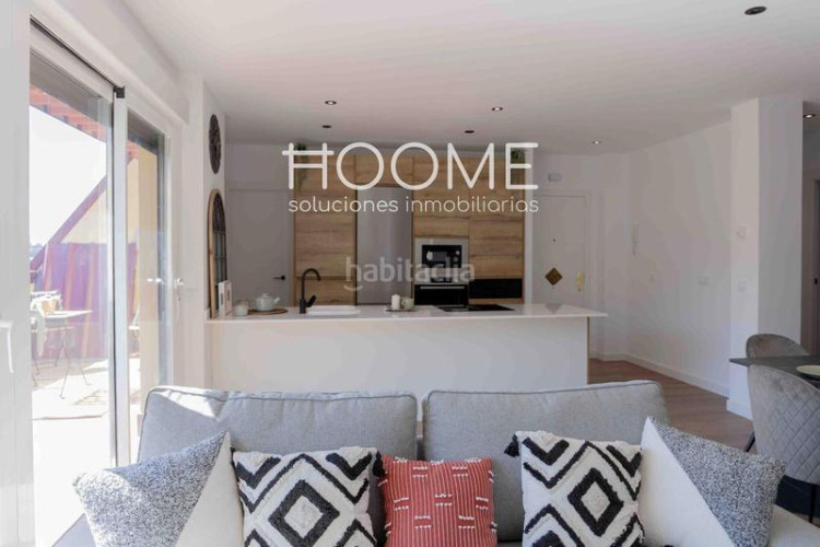 Ático atico con 20 metros de terraza, piscina, garaje opcional, 3 habitaciones 2 baños a estrenar, Castillachamartin en Madrid