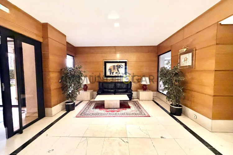 Piso en calle de Pastora Imperio